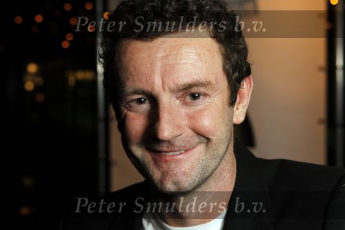 Amsterdam 15 januari 2010
Feestje vanwege 1000000 (miljoen) bezoekers bij de film komt een vrouw bij de dokter in het cobra cafe. Aanwezige cast Barry Atsma Carice v Houten Anna Drijver Dirk Zeelenberg, producent Reinout Oerlemans met zijn vrouw Danielle en schrijver Kluun met zijn vrouw.
Peter Smulders bv