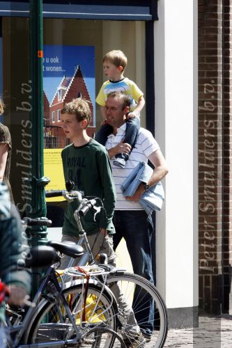 Hoorn 13 juni 2009
Koen Lenting de man van Sonja Bakker met hun kinderen.
Peter Smulders bv