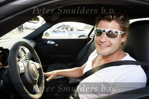 Heteren 29 juni 2009
Opening winkel bij porsche centrum Geldrland met div bn ers waaronder
Koert Jan de Bruijn Anouk Smulders Tom Sebastian  en Jeroen v Koningsbrugge.
Eigenaar van Porsche centrum is Mark Wegh.
Peter Smulders bv
