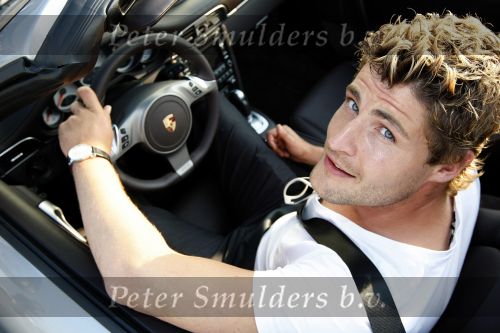 Heteren 29 juni 2009
Opening winkel bij porsche centrum Geldrland met div bn ers waaronder
Koert Jan de Bruijn Anouk Smulders Tom Sebastian  en Jeroen v Koningsbrugge.
Eigenaar van Porsche centrum is Mark Wegh.
Peter Smulders bv