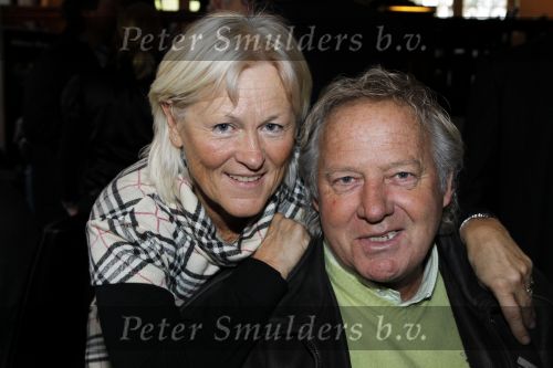 Leiden 19 januari 2010
Presenatie boek van de zangeres zonder naam geschreven door Ben Holthuis en de nieuwe cd. Koos en Joke Alberts
Peter Smulders bv