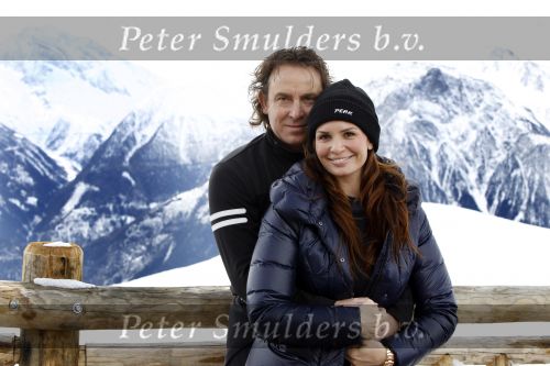Blatten 23 februari 2010
Marco en Leontien Borsato op skivakantie met hun kinderen Luca Senna en Jada. Ook Armando Vanessa en Chiara Borsato zijn erbij . Moeder Mary was er ook bij.
Peter Smulders bv