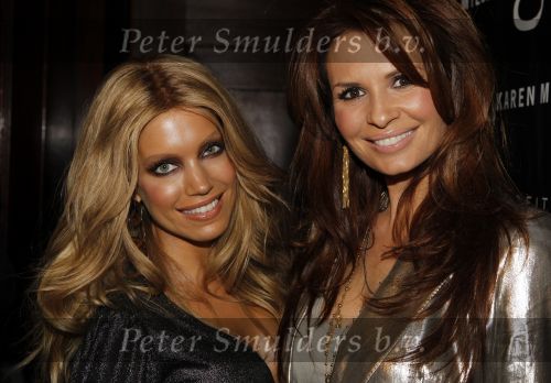 Amsterdam 10 februari 2010
Jackie style award in hotel the grand . Leontine Borsato wint hem en krijgt de prijs uit handen van Sylvie v d Vaart
Peter Smulders bv