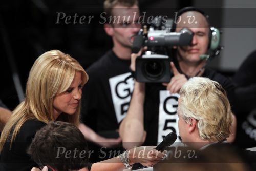 Hilversum 21 januari 2010
Rtl SBS en de NOS hebben samen een tv programma en aktie in elkaar gedraaid om zoveel mogelijk geld op te halen voor giro 55 ten bate van Haiti. Linda de Mol interviewt Geert Wilders
Peter Smulders bv