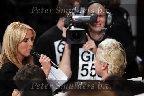 Hilversum 21 januari 2010
Rtl SBS en de NOS hebben samen een tv programma en aktie in elkaar gedraaid om zoveel mogelijk geld op te halen voor giro 55 ten bate van Haiti. Linda de Mol interviewt Geert Wilders
Peter Smulders bv