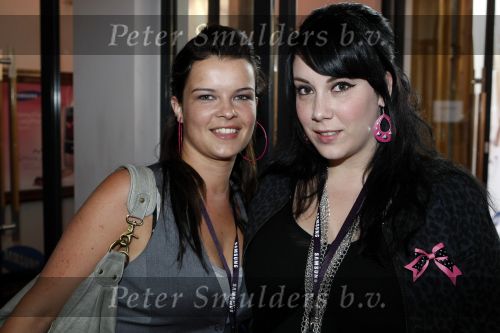 Amsterdam 2 juni 2009
Presentatie van de nieuwe samsung lady phone in de duif. Lisa X factor met een vriendin
Peter Smulders bv