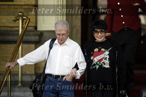Amsterdam 24 juni 2009
Liza Minelli verlaat het amstel hltel in amsterdam.
Peter Smulders bv