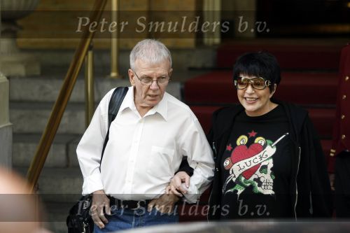 Amsterdam 24 juni 2009
Liza Minelli verlaat het amstel hltel in amsterdam.
Peter Smulders bv