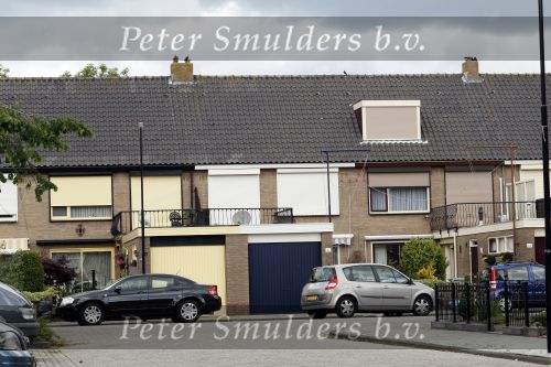 Volendam 5 juni 2009
Liza Plat de vermeende nieuwe vriendin van Jan Smit woont in het huis van haar ouders . Wim Vischer haar ex is op bzoek om hun zoontje op te halen.
Peter Smulders bv