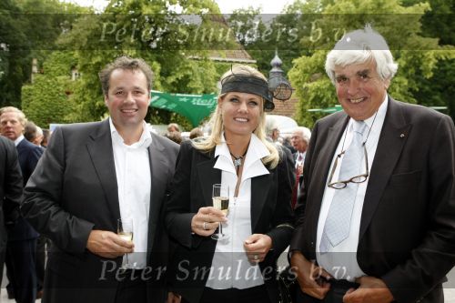 Breukelen 17 juni 2009
Haringparty op Neijenrode. Marc en janneke Brouwers met Cor v Zadelhoff
Peter Smulders bv