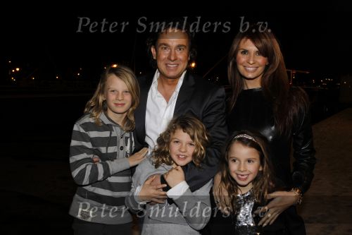 Amsterdam 14 januari 2010
Marc en Leontine Borsato bij voorstelling mama mia in carre met hun kinderen Jada Senna en Luca.
Peter Smulders bv