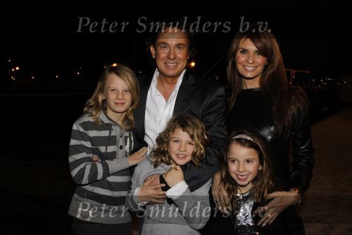Amsterdam 14 januari 2010
Marc en Leontine Borsato bij voorstelling mama mia in carre met hun kinderen Jada Senna en Luca.
Peter Smulders bv