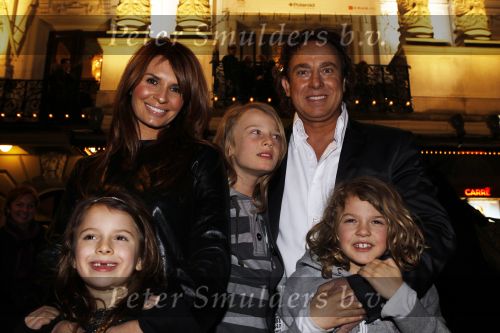 Amsterdam 14 januari 2010
Marc en Leontine Borsato bij voorstelling mama mia in carre met hun kinderen Jada Senna en Luca.
Peter Smulders bv