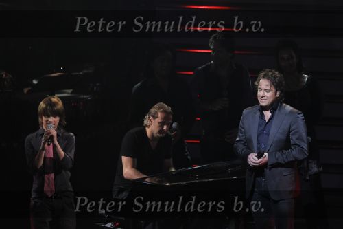 Hilversum 21 januari 2010
Rtl SBS en de NOS hebben samen een tv programma en aktie in elkaar gedraaid om zoveel mogelijk geld op te halen voor giro 55 ten bate van Haiti. Marco Borsato John Ewbank en Ralph
Peter Smulders bv