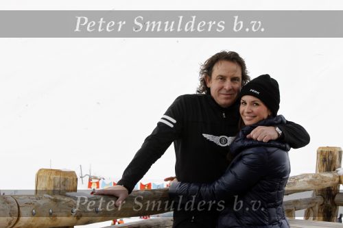 Blatten 23 februari 2010
Marco en Leontien Borsato op skivakantie met hun kinderen Luca Senna en Jada. Ook Armando Vanessa en Chiara Borsato zijn erbij . Moeder Mary was er ook bij.
Peter Smulders bv