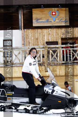 Blatten 23 februari 2010
Marco en Leontien Borsato op skivakantie met hun kinderen Luca Senna en Jada. Ook Armando Vanessa en Chiara Borsato zijn erbij . Moeder Mary was er ook bij.
Peter Smulders bv