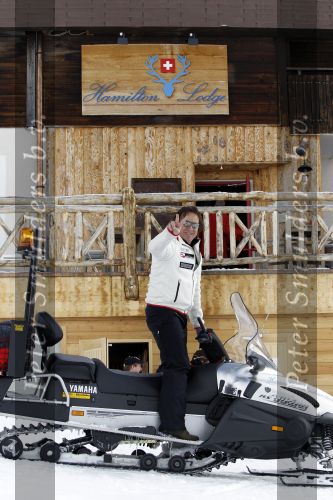 Blatten 23 februari 2010
Marco en Leontien Borsato op skivakantie met hun kinderen Luca Senna en Jada. Ook Armando Vanessa en Chiara Borsato zijn erbij . Moeder Mary was er ook bij.
Peter Smulders bv