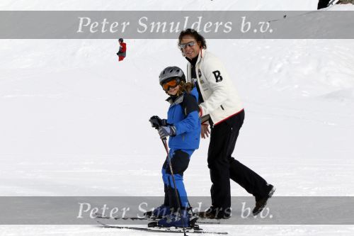 Blatten 23 februari 2010
Marco en Leontien Borsato op skivakantie met hun kinderen Luca Senna en Jada. Ook Armando Vanessa en Chiara Borsato zijn erbij . Moeder Mary was er ook bij.
Peter Smulders bv