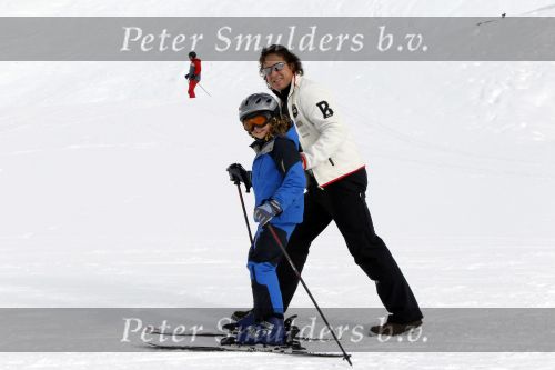 Blatten 23 februari 2010
Marco en Leontien Borsato op skivakantie met hun kinderen Luca Senna en Jada. Ook Armando Vanessa en Chiara Borsato zijn erbij . Moeder Mary was er ook bij.
Peter Smulders bv