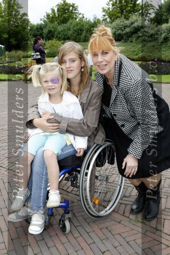 Kaatsheuvel 2 augustus 2009
Premiere show in de efteling. Margriet Eshuis met nichtjes
Peter Smulders bv