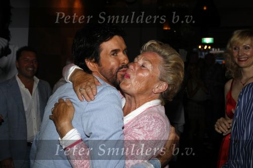 Amsterdam 8 augustus 2009
Mari v d Ven viert zijn 50e verjaardag.
Peter Smulders bv