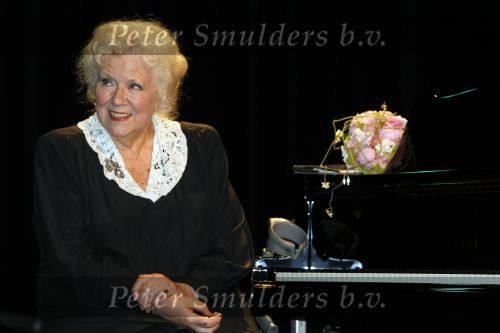 Lommel 7 juni 2009
Marie Cecile Moerdijk viert haar 80e verjaardag in schouwburg van Lommel.
Peter Smulders bv