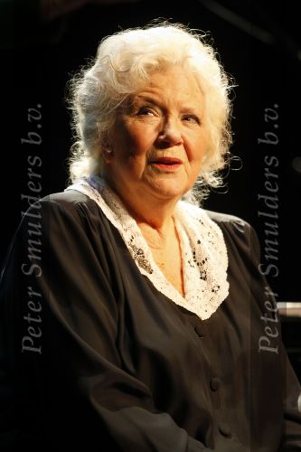 Lommel 7 juni 2009
Marie Cecile Moerdijk viert haar 80e verjaardag in schouwburg van Lommel.
Peter Smulders bv