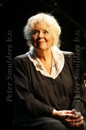 Lommel 7 juni 2009
Marie Cecile Moerdijk viert haar 80e verjaardag in schouwburg van Lommel.
Peter Smulders bv