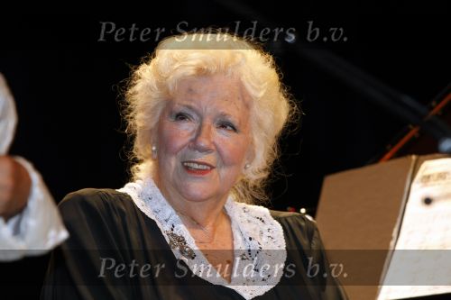 Lommel 7 juni 2009
Marie Cecile Moerdijk viert haar 80e verjaardag in schouwburg van Lommel.
Peter Smulders bv