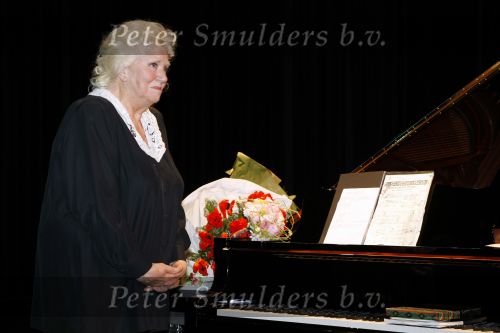 Lommel 7 juni 2009
Marie Cecile Moerdijk viert haar 80e verjaardag in schouwburg van Lommel.
Peter Smulders bv