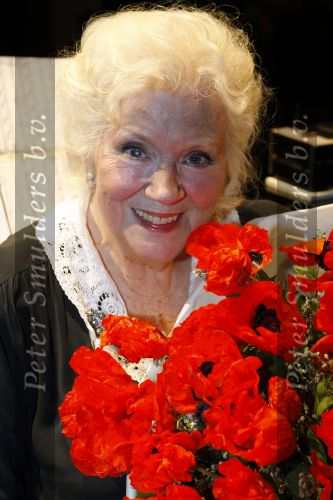 Lommel 7 juni 2009
Marie Cecile Moerdijk viert haar 80e verjaardag in schouwburg van Lommel.
Peter Smulders bv