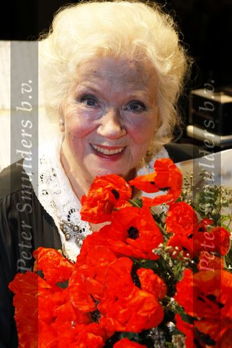 Lommel 7 juni 2009
Marie Cecile Moerdijk viert haar 80e verjaardag in schouwburg van Lommel.
Peter Smulders bv