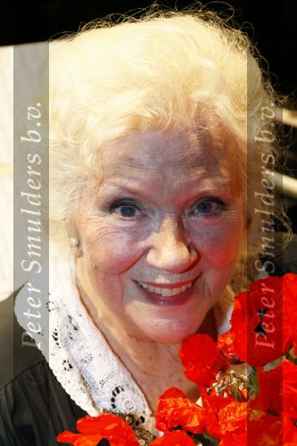 Lommel 7 juni 2009
Marie Cecile Moerdijk viert haar 80e verjaardag in schouwburg van Lommel.
Peter Smulders bv