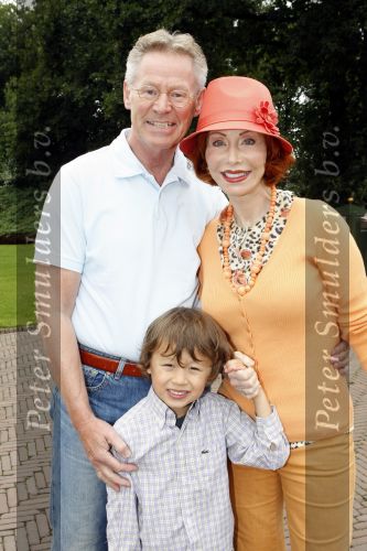 Kaatsheuvel 2 augustus 2009
Premiere show in de efteling. Marijke Helwegen met man en kleinkinderen
Peter Smulders bv