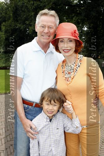 Kaatsheuvel 2 augustus 2009
Premiere show in de efteling. Marijke Helwegen met man en kleinkinderen
Peter Smulders bv