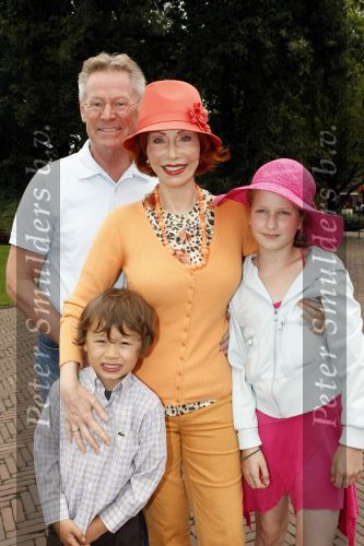 Kaatsheuvel 2 augustus 2009
Premiere show in de efteling. Marijke Helwegen met man en kleinkinderen
Peter Smulders bv