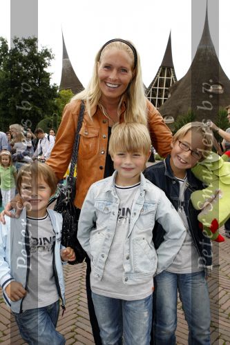 Kaatsheuvel 2 augustus 2009
Premiere show in de efteling. Mariska Bauer met Jan Christiaan en Frans jr
Peter Smulders bv
