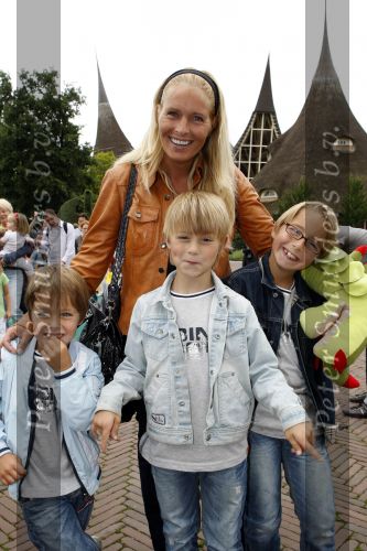 Kaatsheuvel 2 augustus 2009
Premiere show in de efteling. Mariska Bauer met Jan Christiaan en Frans jr
Peter Smulders bv