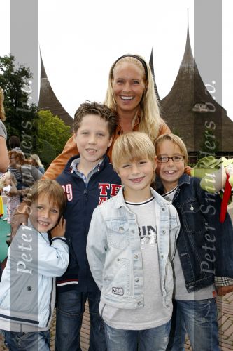 Kaatsheuvel 2 augustus 2009
Premiere show in de efteling. Mariska Bauer met Jan Christiaan en Frans jr
Peter Smulders bv