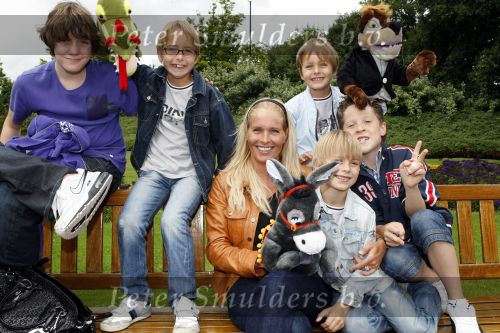 Kaatsheuvel 2 augustus 2009
Premiere show in de efteling. Mariska Bauer met Jan Christiaan en Frans jr
Peter Smulders bv