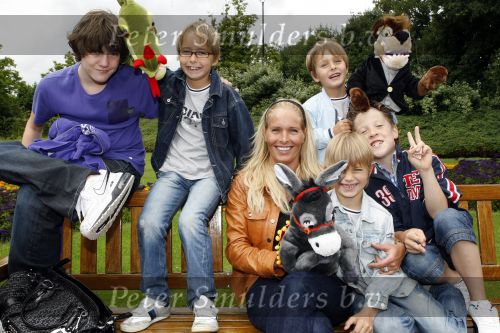 Kaatsheuvel 2 augustus 2009
Premiere show in de efteling. Mariska Bauer met Jan Christiaan en Frans jr
Peter Smulders bv