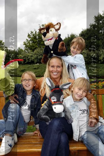 Kaatsheuvel 2 augustus 2009
Premiere show in de efteling. Mariska Bauer met Jan Christiaan en Frans jr
Peter Smulders bv