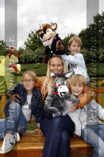 Kaatsheuvel 2 augustus 2009
Premiere show in de efteling. Mariska Bauer met Jan Christiaan en Frans jr
Peter Smulders bv