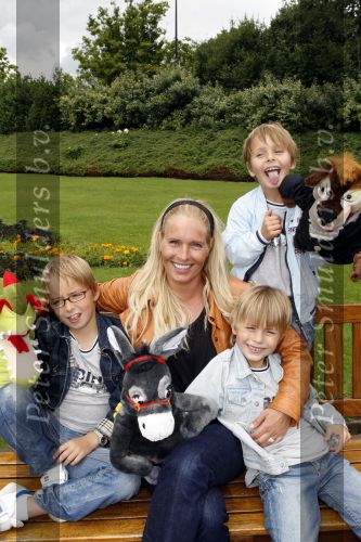 Kaatsheuvel 2 augustus 2009
Premiere show in de efteling. Mariska Bauer met Jan Christiaan en Frans jr
Peter Smulders bv