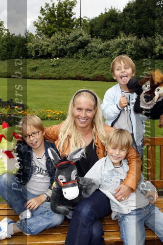 Kaatsheuvel 2 augustus 2009
Premiere show in de efteling. Mariska Bauer met Jan Christiaan en Frans jr
Peter Smulders bv