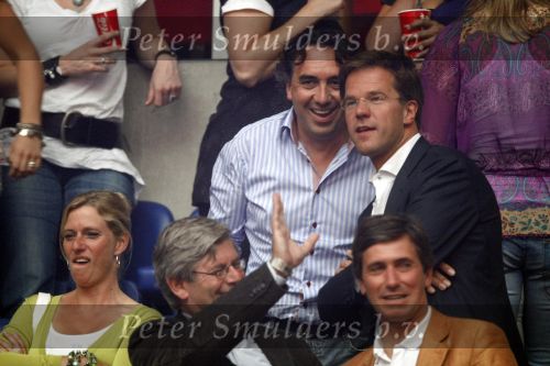 Amsterdam 13 juni 2009
De Toppers in concert in de arena met Rene Froger Gordon en Jeroen v d Boom. Mark Rutte met Nick Kouwenhoven
Peter Smulders bv