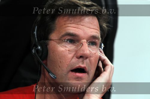 Hilversum 21 januari 2010
Rtl SBS en de NOS hebben samen een tv programma en aktie in elkaar gedraaid om zoveel mogelijk geld op te halen voor giro 55 ten bate van Haiti. Mark Rutte
Peter Smulders bv