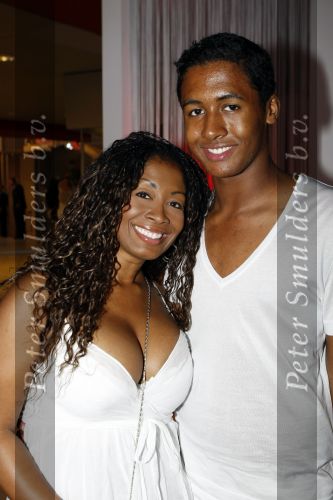 Amsterdam 3 juli 2009
Sensation White in de amsterdam arena. Martha Weesenhagen met zoon
Peter Smulders bv