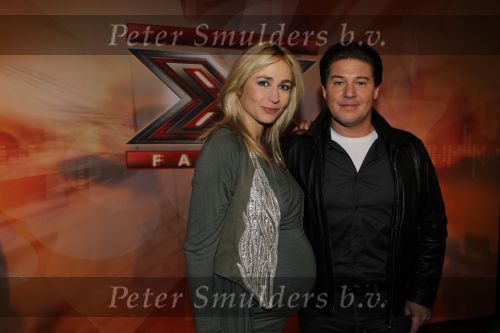 Amsterdam 2 februari 2010
Perspresentatie X factor in hotel arena . Aanwezig waren Wendy v Dijk zwanger Martijn Krabbe Gorodon Eric v Tijn Angela Groothuizen en Stacey Rookhuizen.
Peter Smulders bv