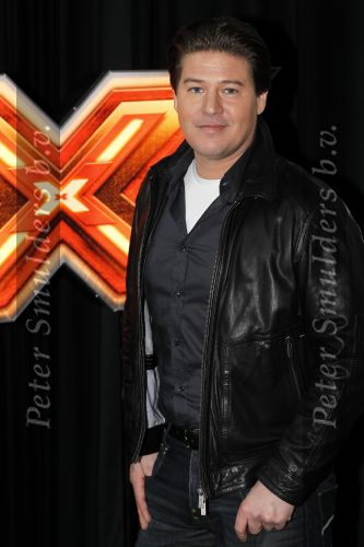 Amsterdam 2 februari 2010
Perspresentatie X factor in hotel arena . Aanwezig waren Wendy v Dijk zwanger Martijn Krabbe Gorodon Eric v Tijn Angela Groothuizen en Stacey Rookhuizen.
Peter Smulders bv